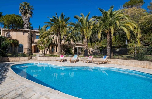 Chateauneuf-Grasse Villa | La Pervenche - Five Bedroom Villa, Sleeps 10