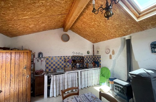 Coaraze House | La petite bergerie dans la prairie