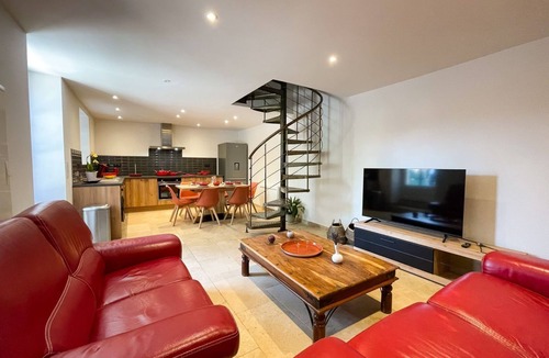 Maussane-les-Alpilles Villa | La Petite Pierre - Three Bedroom Villa, Sleeps 6