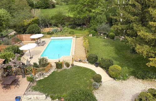 Velleron Bed & Breakfast | LA PETITE RIVE - Les Oliviers
