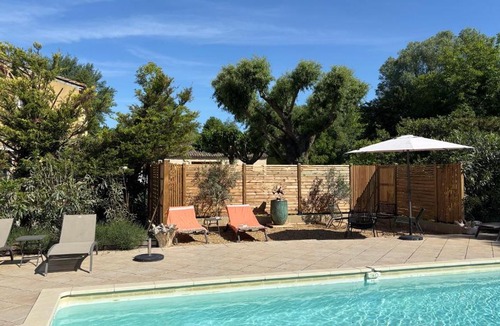 Velleron Bed & Breakfast | LA PETITE RIVE - Les Oliviers