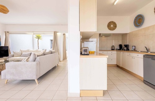 Valras-Plage Villa | La Plage – Beachfront Villa with Sea View and Private Garden