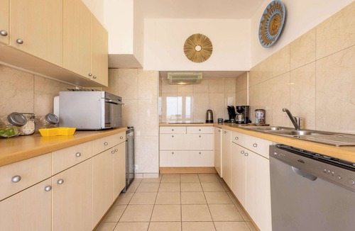 Valras-Plage Villa | La Plage – Beachfront Villa with Sea View and Private Garden