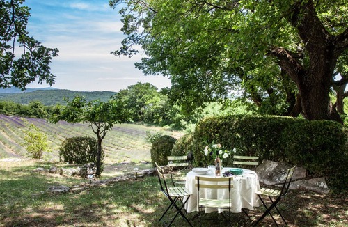 Castellet Cottage | La Pommerie, beautiful cottage in the heart of the Luberon, in the village of Castellet