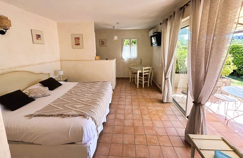 Tourrettes-sur-Loup Apartment | La Résidence du Moulin