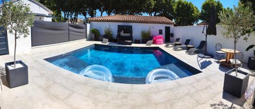 Entressen House | La Suite Côté Pool-House Piscine, Sauna & Jacuzzi privatifs