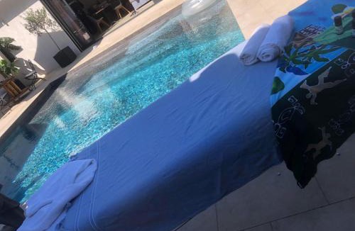 Entressen House | La Suite Côté Pool-House Piscine, Sauna & Jacuzzi privatifs