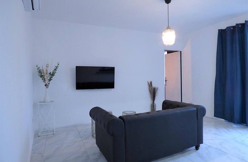 Tavernes Apartment | La Suite - Loft Spa - Love room in green Provence