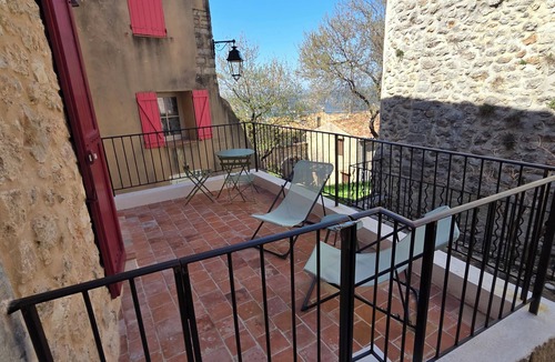 Aiguines Apartment | La Terrasse 2-person studio in a quiet, cool location