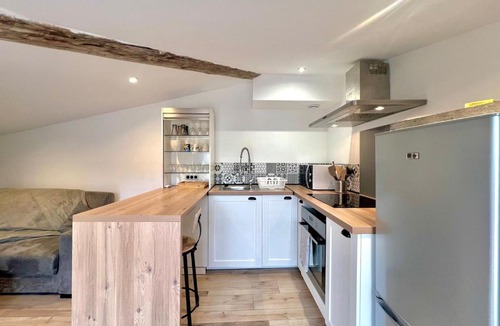 Saint-Genies-de-Malgoires Apartment | La Tropézienne, charme et confort au coeur du Gard