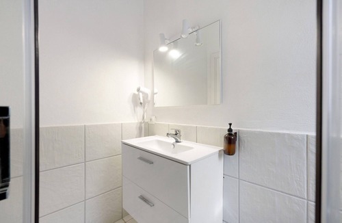 Castellammare di Stabia Apartment | La Vesuviana – Superior Room 3 with Balcony, Wi-Fi, and Air Conditioning