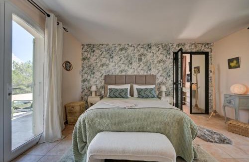 Pont Royal House | La Villa KEF - Maison d'hôtes & SPA
