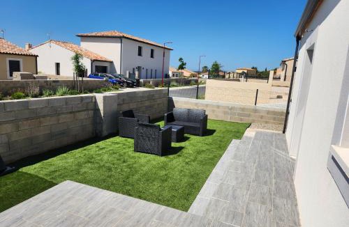 Capestang Villa | La Villa les Terrasses du Canal