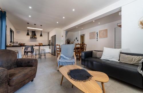 Saint-Gilles House | La Villa Sola - Climatisée avec piscine privée