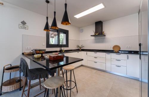 Saint-Gilles House | La Villa Sola - Climatisée avec piscine privée