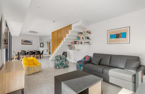 Villeneuve-les-Beziers House | La Villagalinier - Piscine Privée