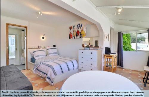 Niolon Apartment | "LaCigaleDeNiolon", Climatisé, Vue Mer à 180 & Terrasse ombragée & intime, Plage à 50m, Wi-Fi & Netflix, Un guide des activités Printemps-Été offert