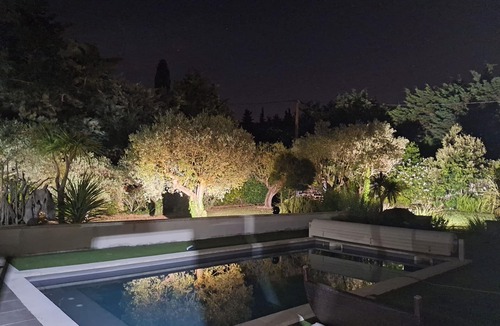 Saint-Saturnin-les-Avignon Villa | LARGE MODERN VILLA WITH POOL THIS SUMMER IN PROVENCE