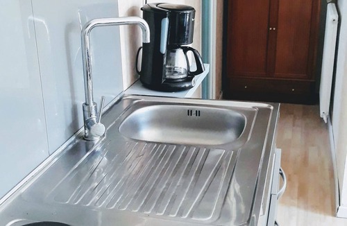 Estanove House | Large 2-bedroom apartment in a detached villa in a quiet neighbourhood