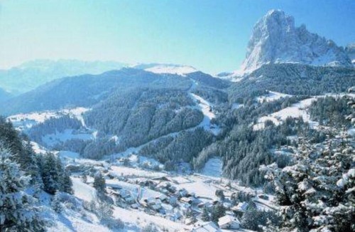 Selva di Val Gardena Apartment | Large and elegant apartment close to the ski slopes