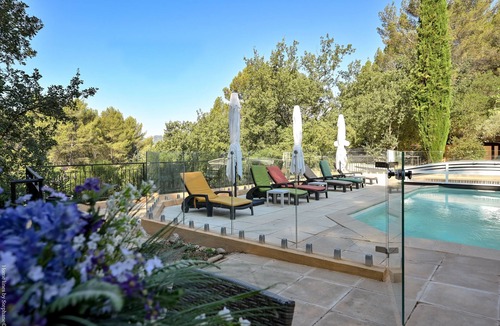 La Bouilladisse Apartment | Large apartment with terrace and pool view