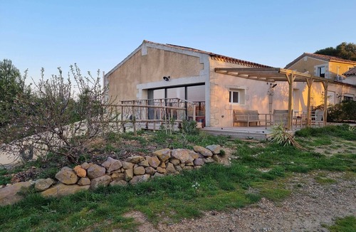 Lezignan-Corbieres House | Large, comfortable 4-star holiday cottage for 4/6 people, Bellevue