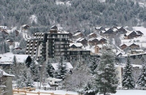 La Salle-les-Alpes Apartment | Large family apartment, serre chevalier 1400 fully renovated, wifi,