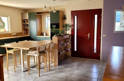 Villetelle House | Large family home opening onto garden and swimming pool