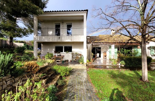 Villetelle House | Large family home opening onto garden and swimming pool