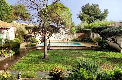 Villetelle House | Large family home opening onto garden and swimming pool