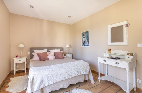 Cadolive Villa | Large house in the countryside between Aix and Cassis