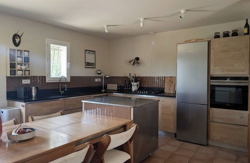 Graveson House | Large house with private pool in Graveson