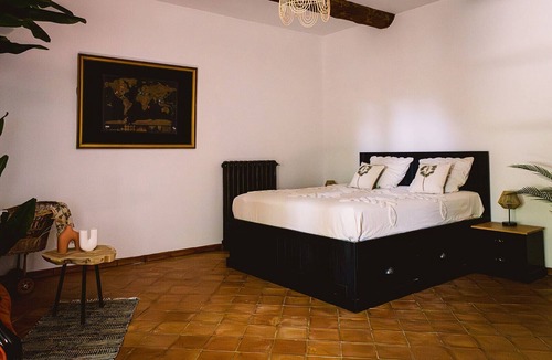 Cavaillon House | Large Luberon stone farmhouse with beach pool - Le mas du chemin blanc