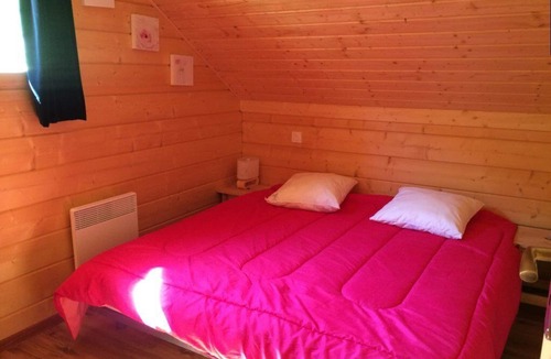 Reallon Ski Chalet | Large recent chalet sleeps 8 in Réallon with terrace