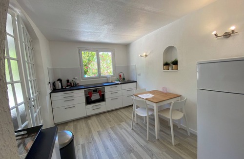 Sillans-la Cascade Cottage | Large Studio + private swimming pool 50m2 * 1500m2 garden * Proximity Cascade