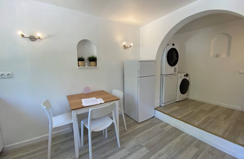 Sillans-la Cascade Cottage | Large Studio + private swimming pool 50m2 * 1500m2 garden * Proximity Cascade