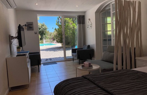 Sillans-la Cascade Cottage | Large Studio + private swimming pool 50m2 * 1500m2 garden * Proximity Cascade