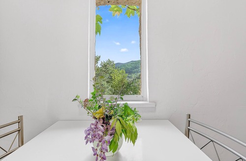 La Robine-sur-Galabre House | Lavender Cottage with Mountain View, Private Terrace, and Wi-Fi