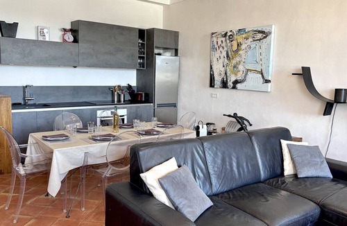 Old Town Apartment | Le Céléste - Appartement Chic Vue Port St-Tropez