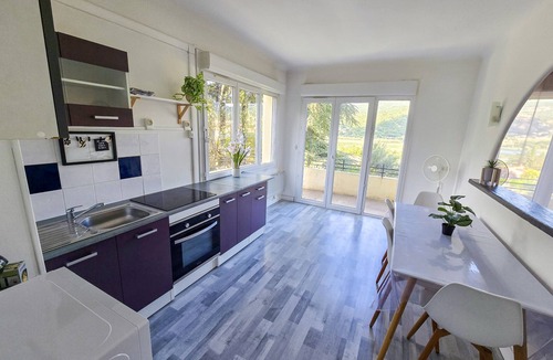 Chateau-Arnoux-Saint-Auban Apartment | Le Cosy du Lac | Lake View – Central Quiet – Parking – Wifi – Bright Apartment 4 Guests