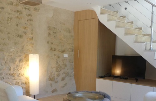 Cucuron House | Le Cabanon, in the cherry trees
