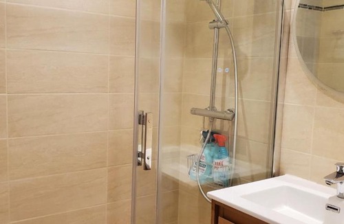 Frejus Port Apartment | LE CAPITOLE Vue mer Studio cabine 27m2 les pieds dans leau 2 adultes 2 enfants clim et garage