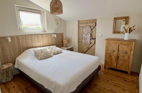 Mougins Apartment | Le Carré Vert - superbe T2 au coeur de Mougins, clim, parking privé, piscine privative sur réservation