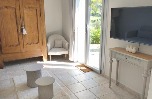 Aurons Bed & Breakfast | Le Castelas - Hébergement complet
