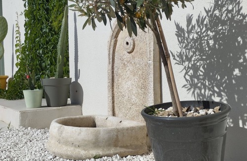 Fontvieille Bed & Breakfast | Le Chant des Oiseaux à 5mn du Centre du Village