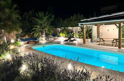 Cuxac-dʼAude Villa | "Le Clos de Pierres" Grande Maison Jusqu'à 28 Pers Sauna Spa Piscine Pétanque