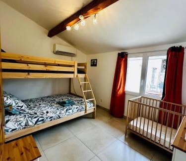 Cuxac-dʼAude Villa | "Le Clos de Pierres" Grande Maison Jusqu'à 28 Pers Sauna Spa Piscine Pétanque