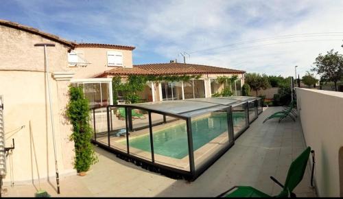 Meynes House | Le Clos des Galets