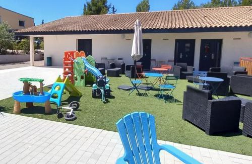 Velaux Hotel | Le Clos la Verdière