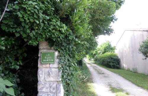 Eyragues Apartment | Le Clos Martin